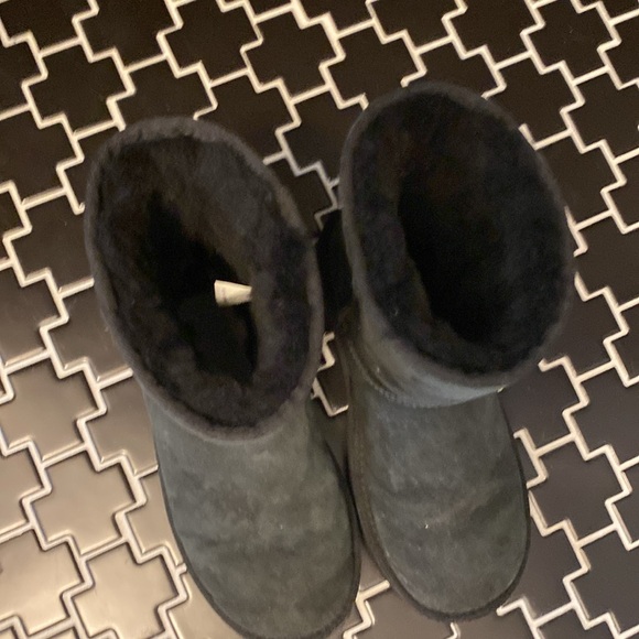 Black UGG boots size 4! - Picture 2 of 4